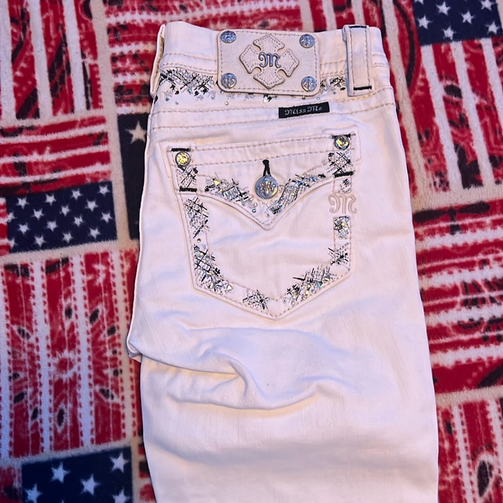 Miss Me White Signature Skinny Crop Jean Size 26
